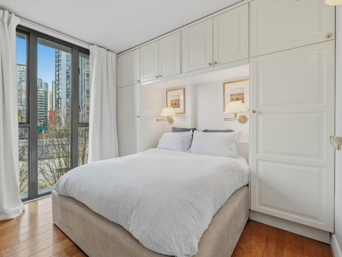 Staircase Photo of 502 1331 W Georgia Street, Vancouver, BC