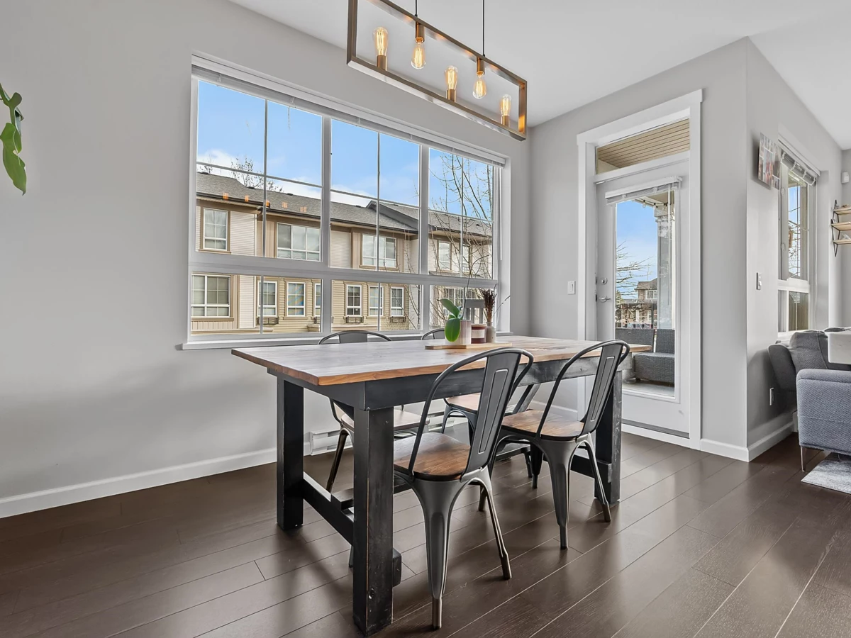 Walk-In Closet Photo of 25 19505 68a Avenue, Surrey, BC