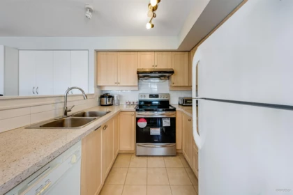 3 7179 18th Avenue, Burnaby, BC