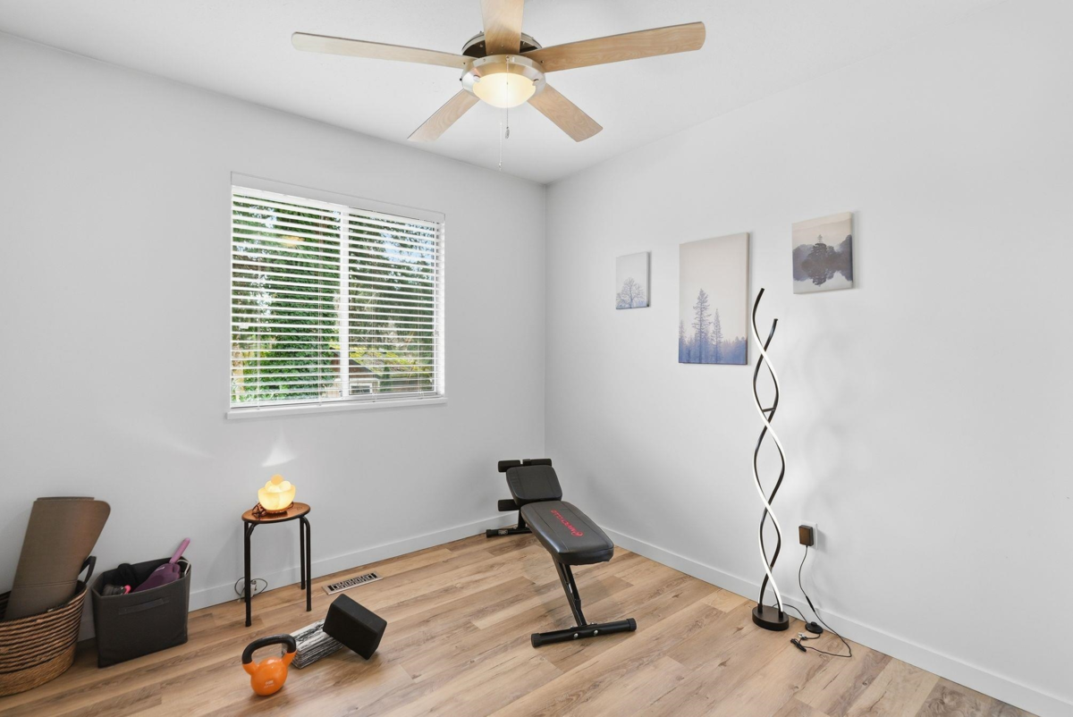 Breakfast Nook Photo of 15848 20 Avenue, Surrey, BC