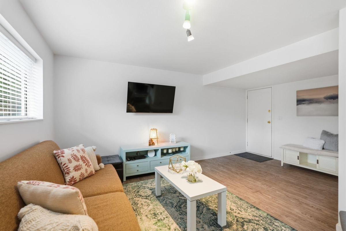 Front Yard Photo of 15848 20 Avenue, Surrey, BC