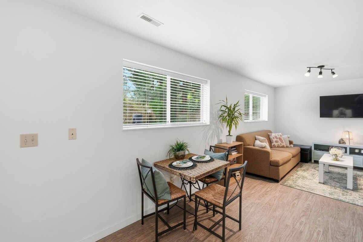 Walk-In Closet Photo of 15848 20 Avenue, Surrey, BC