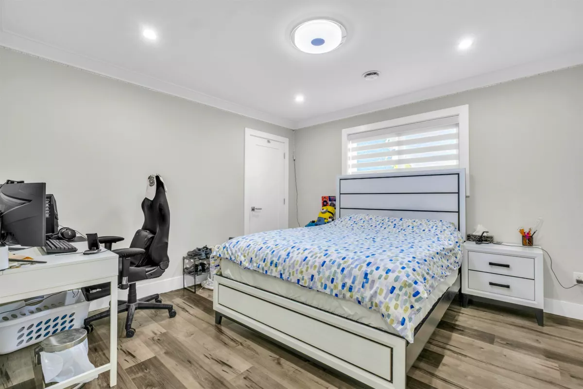 Basement Recreation Room Photo of 11899 74b Avenue, Delta, BC