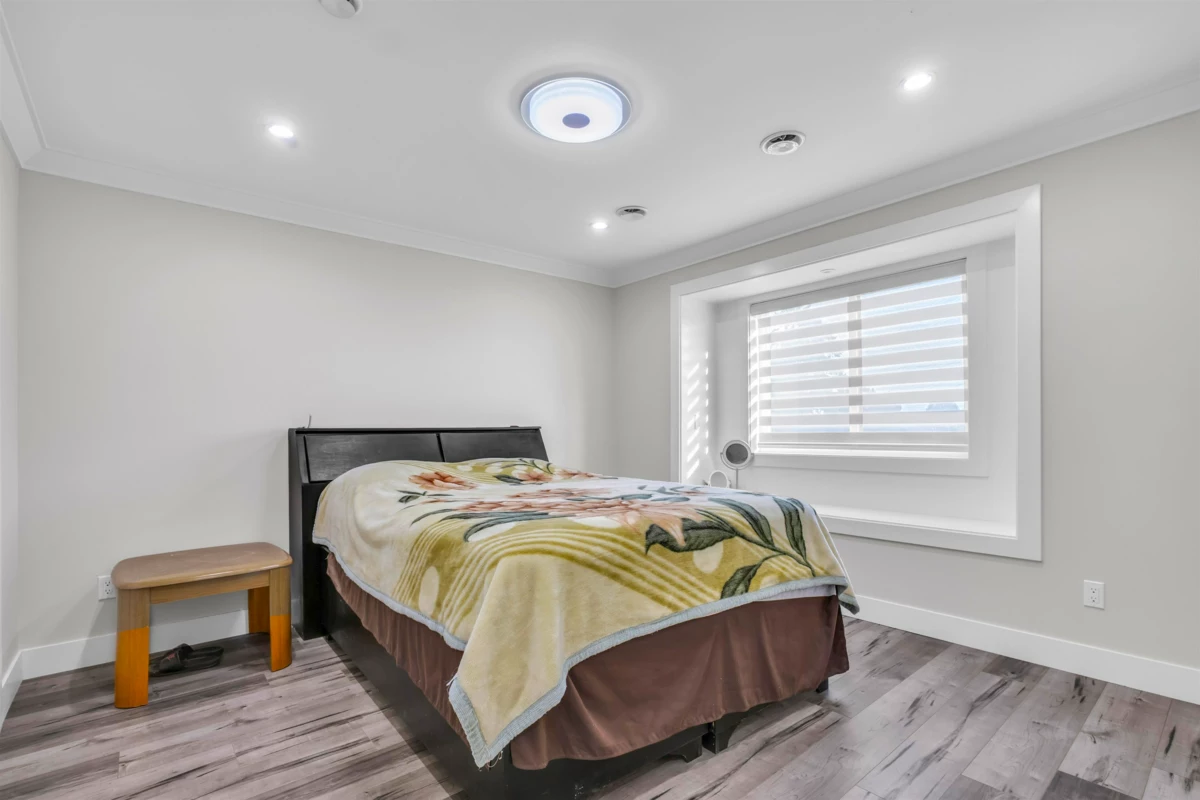 Entry Foyer Photo of 11899 74b Avenue, Delta, BC
