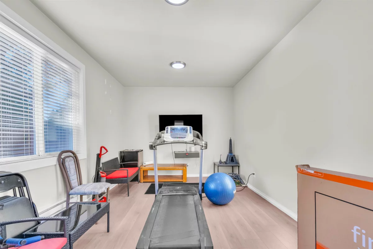 Fitness Center Photo Near 11899 74b Avenue, Delta, BC