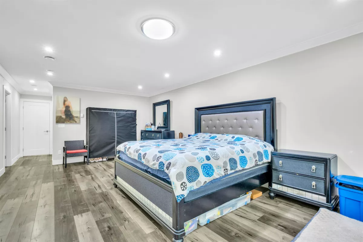 Powder Room Photo of 11899 74b Avenue, Delta, BC