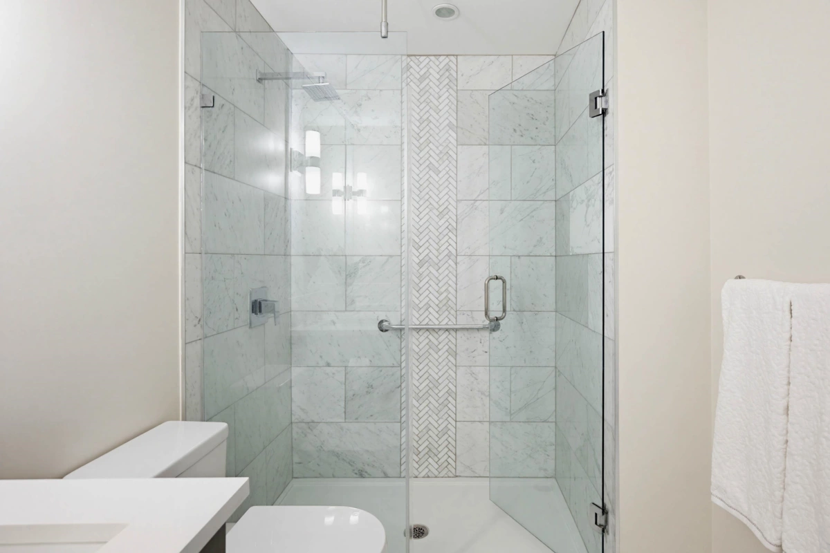 Basement Recreation Room Photo of 208 14855 Thrift Avenue, White Rock, BC