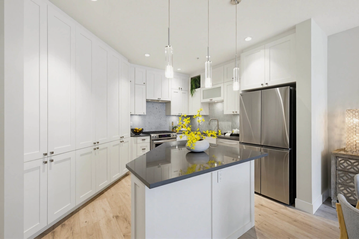 Kitchen Photo of 208 14855 Thrift Avenue, White Rock, BC