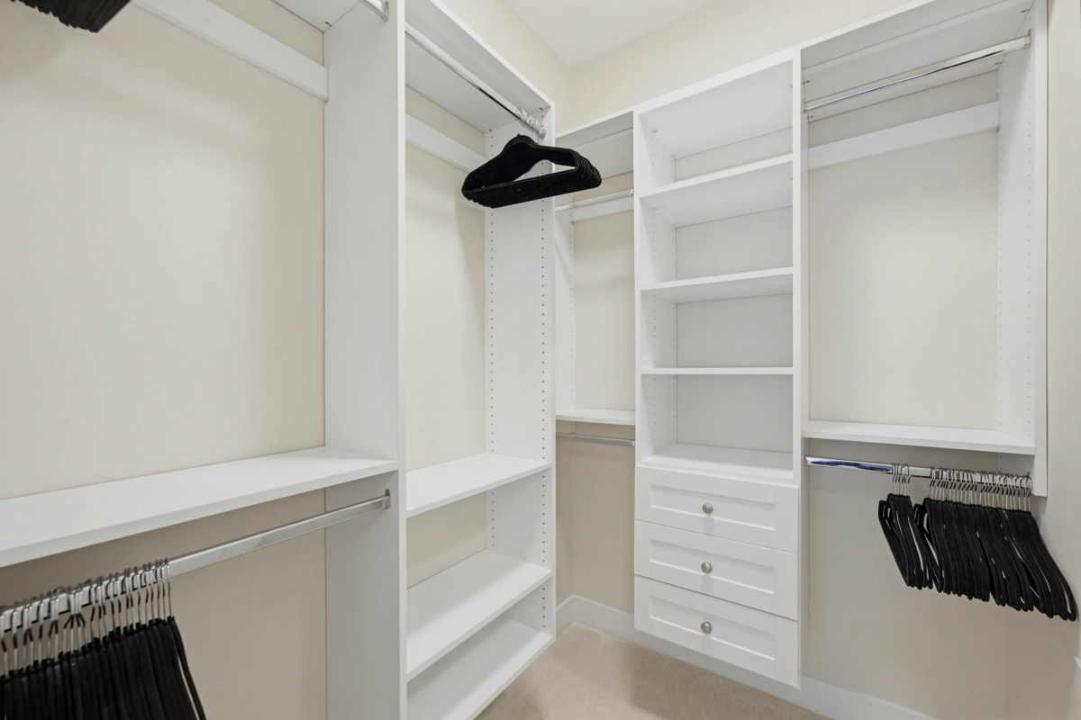 Laundry Room Photo of 208 14855 Thrift Avenue, White Rock, BC