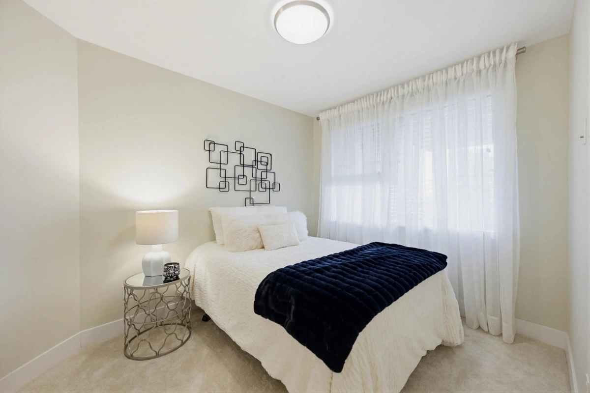 Mudroom Photo of 208 14855 Thrift Avenue, White Rock, BC