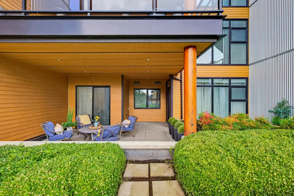 Outdoor Kitchen Photo of 208 14855 Thrift Avenue, White Rock, BC