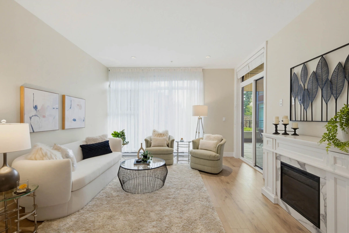 Primary Bathroom Photo of 208 14855 Thrift Avenue, White Rock, BC