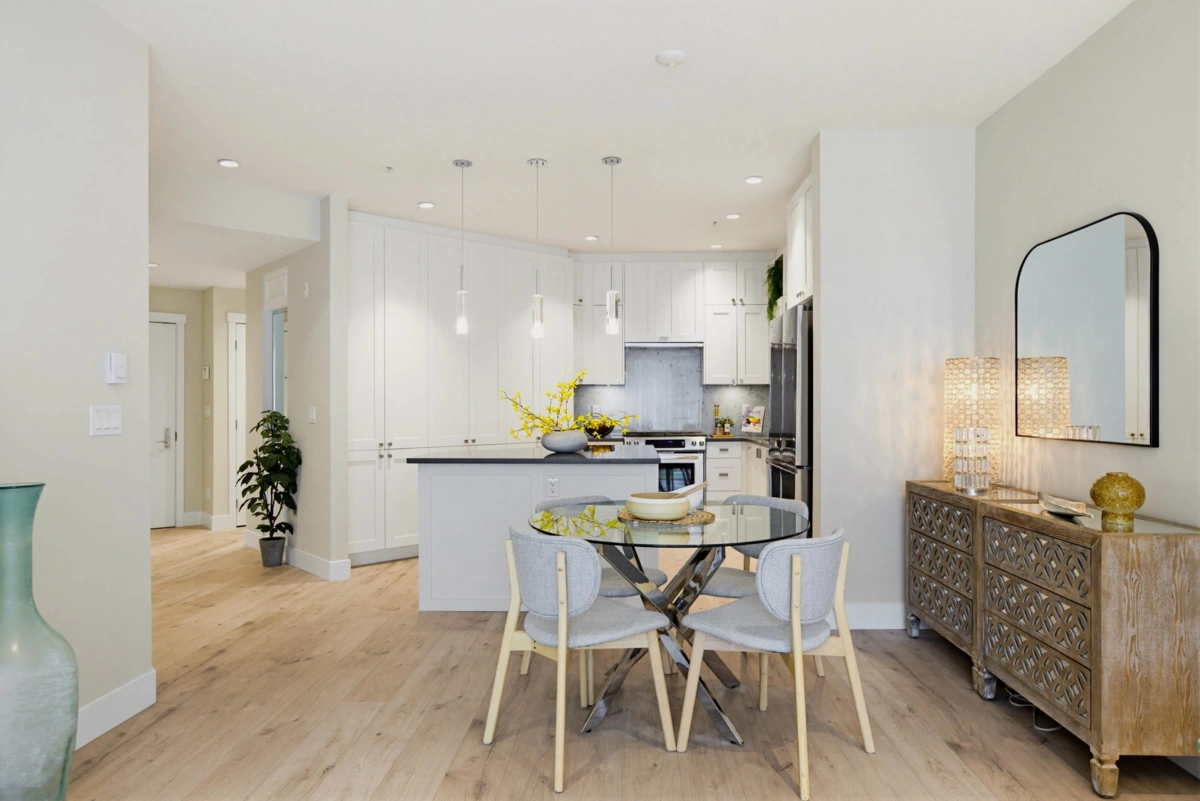 Primary Bedroom Photo of 208 14855 Thrift Avenue, White Rock, BC