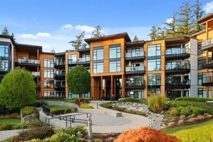 208 14855 Thrift Avenue, White Rock, BC