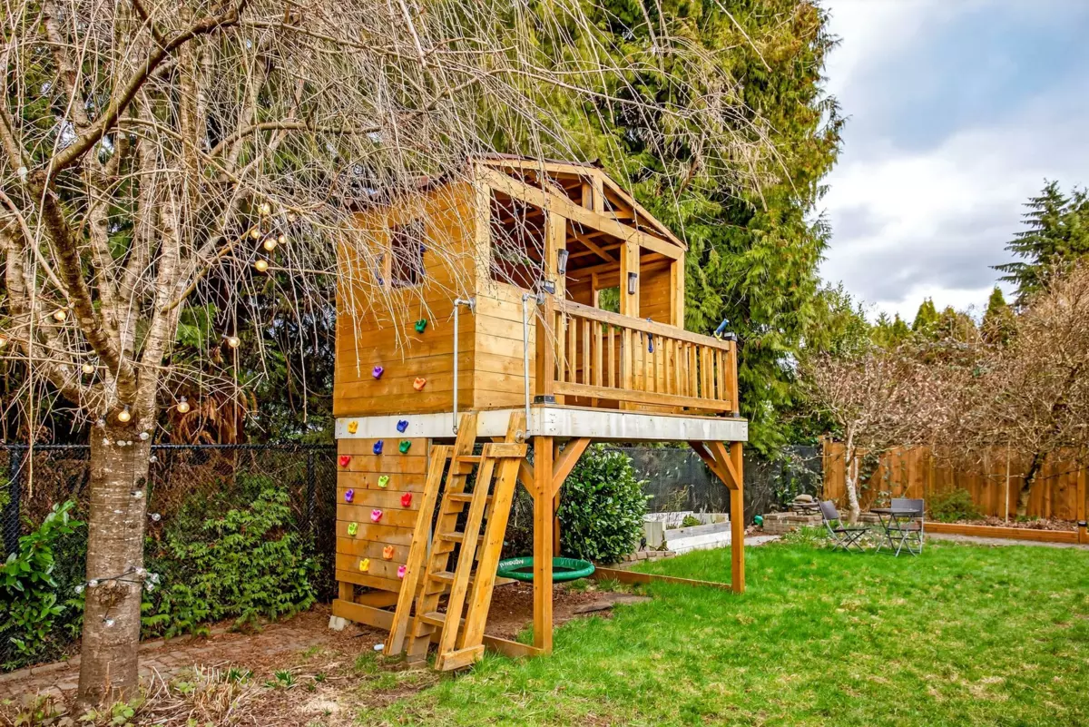 Community Amenities Photo (Clubhouse) of 1331 Amazon Court, Port Coquitlam, BC