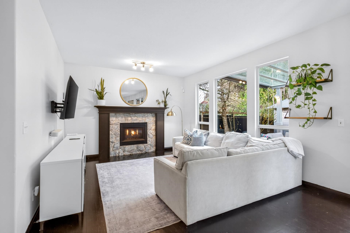 Entry Foyer Photo of 1331 Amazon Court, Port Coquitlam, BC