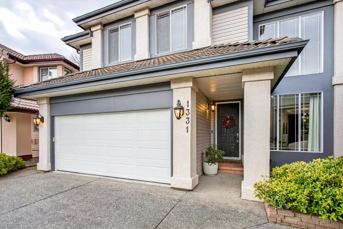Living Room Photo of 1331 Amazon Court, Port Coquitlam, BC