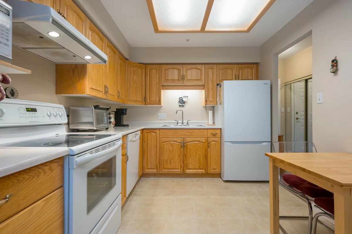 Guest Bathroom Photo of 102 3170 Gladwin Road, Langley, BC