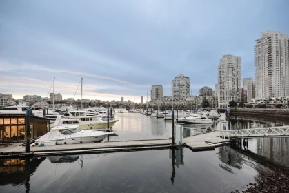3706 1033 Marinaside Crescent, Vancouver, BC