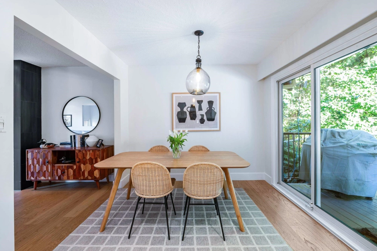 Breakfast Nook Photo of 2722 Bayview Street, Surrey, BC
