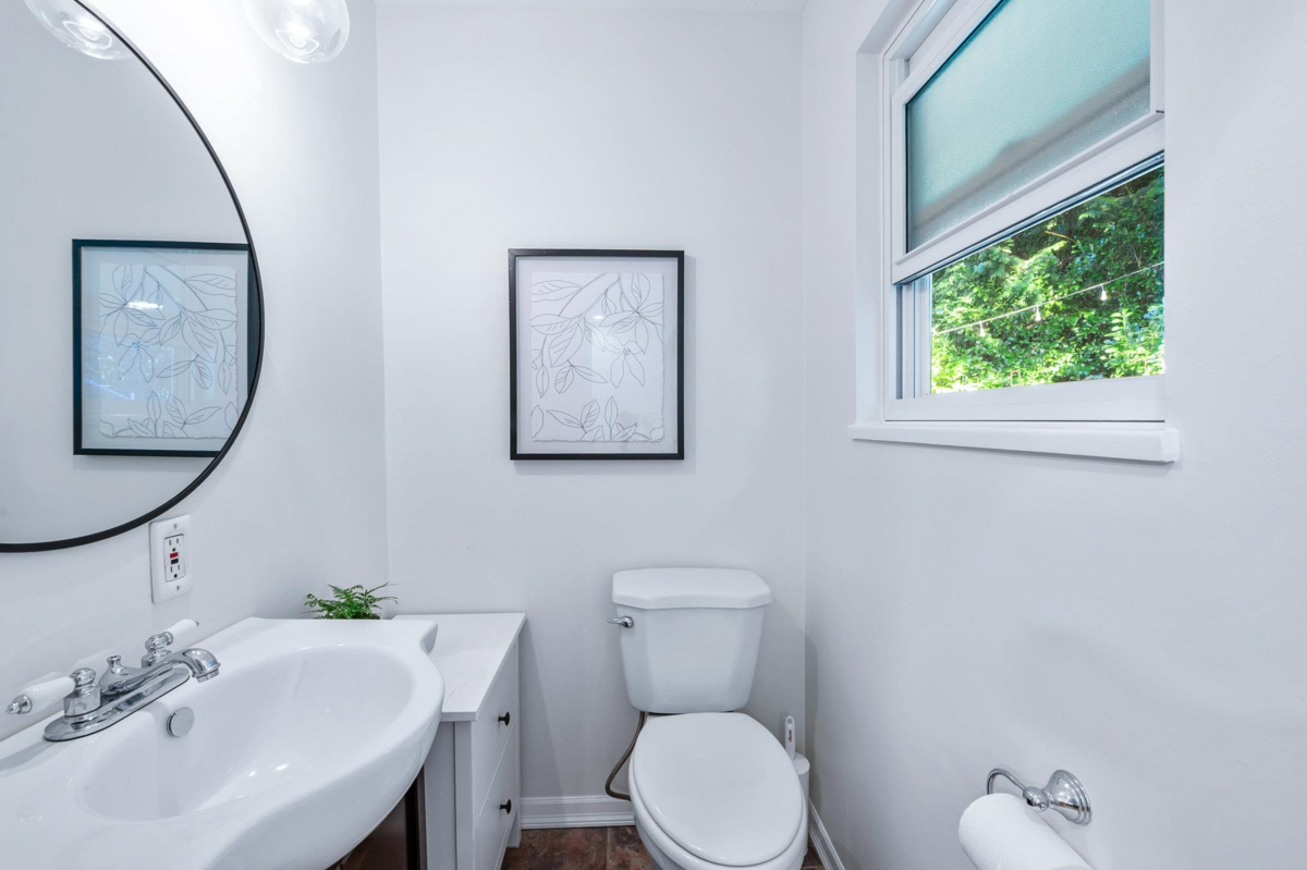Entry Foyer Photo of 2722 Bayview Street, Surrey, BC