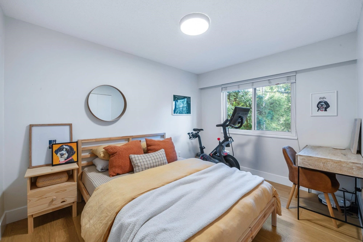 Guest Bathroom Photo of 2722 Bayview Street, Surrey, BC