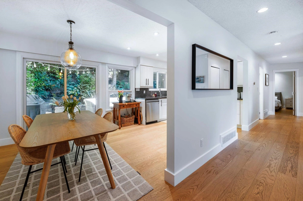 Kitchen Island Photo of 2722 Bayview Street, Surrey, BC