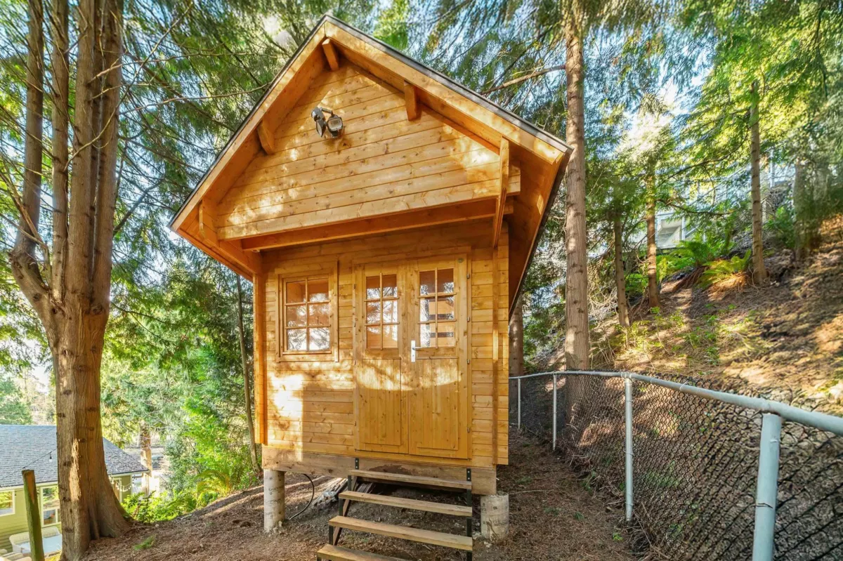 Neighborhood Park Photo Near 2722 Bayview Street, Surrey, BC