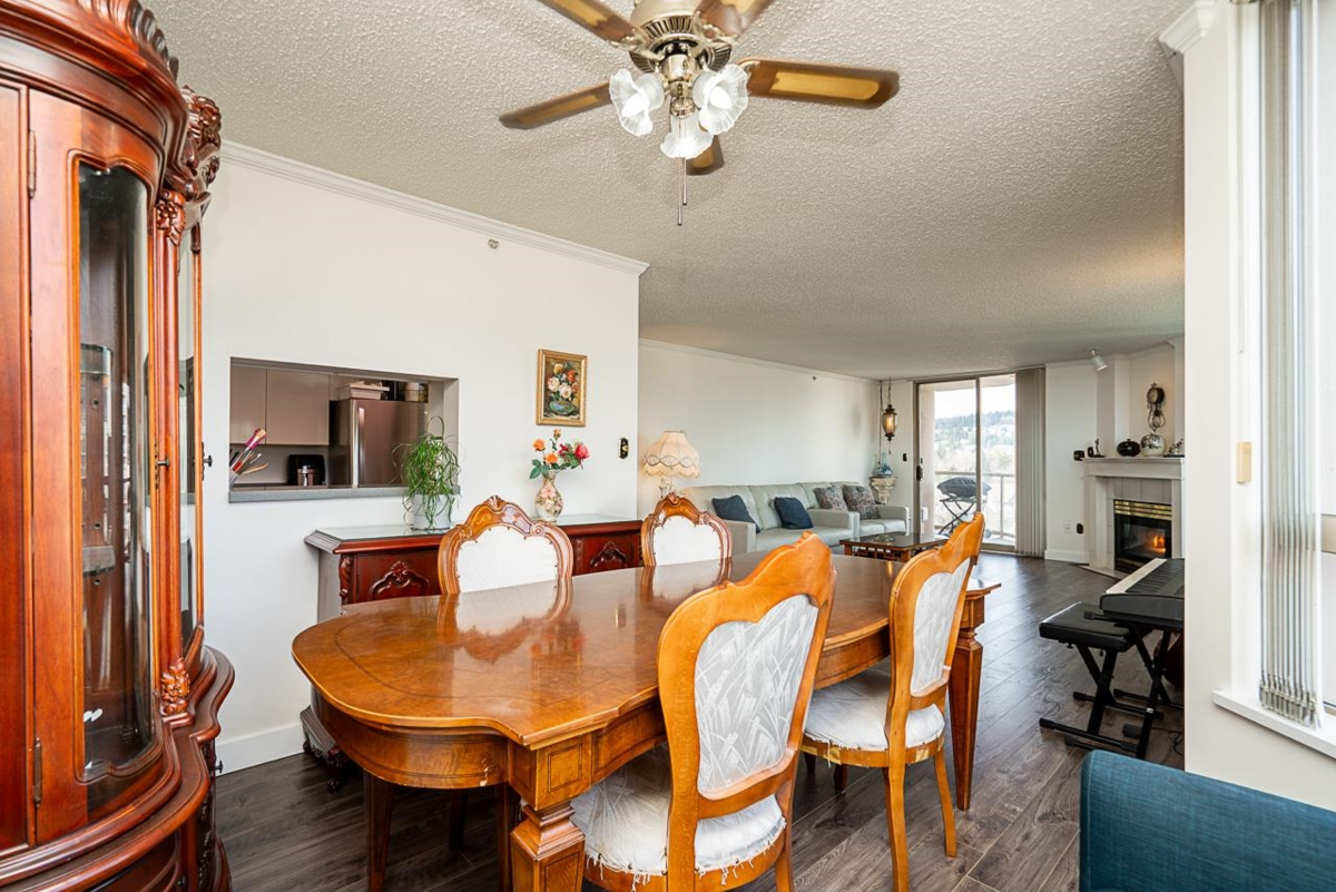 Breakfast Nook Photo of 905 1190 Pipeline Road, Coquitlam, BC