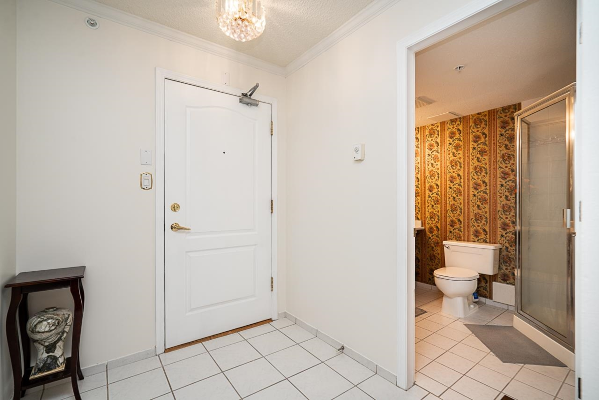 Entry Foyer Photo of 905 1190 Pipeline Road, Coquitlam, BC