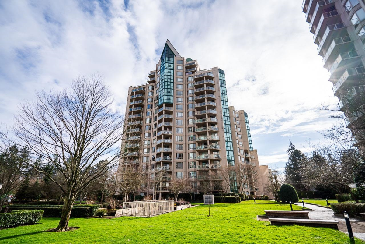 Outdoor Deck Photo of 905 1190 Pipeline Road, Coquitlam, BC