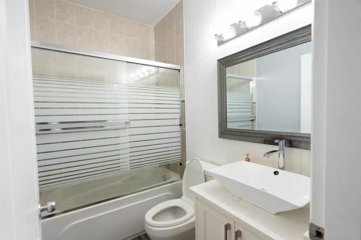 Breakfast Nook Photo of 14135 90a Avenue, Surrey, BC