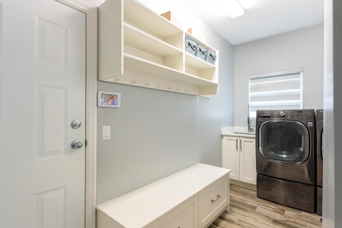 Kitchen Island Photo of 14135 90a Avenue, Surrey, BC