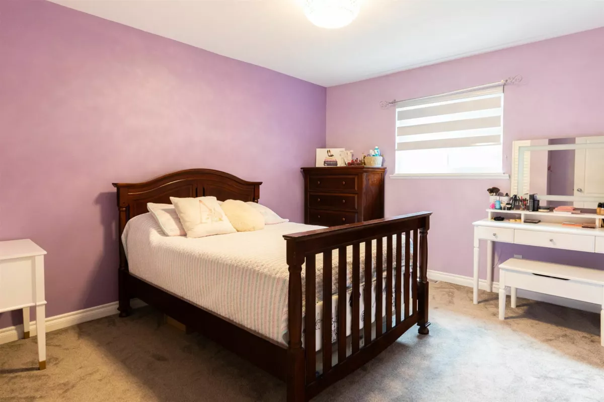 Laundry Room Photo of 14135 90a Avenue, Surrey, BC