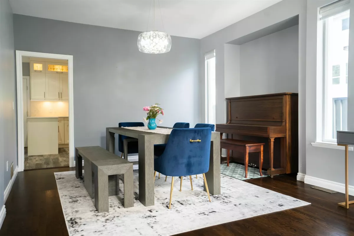 Living Room Photo of 14135 90a Avenue, Surrey, BC