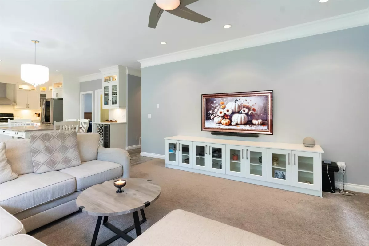 Walk-In Closet Photo of 14135 90a Avenue, Surrey, BC