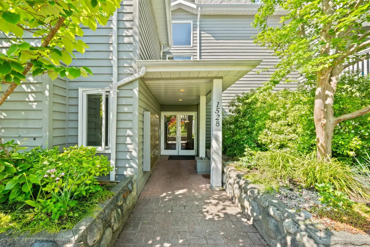 Backyard Photo of 203 1538 Bowser Avenue, North Vancouver, BC