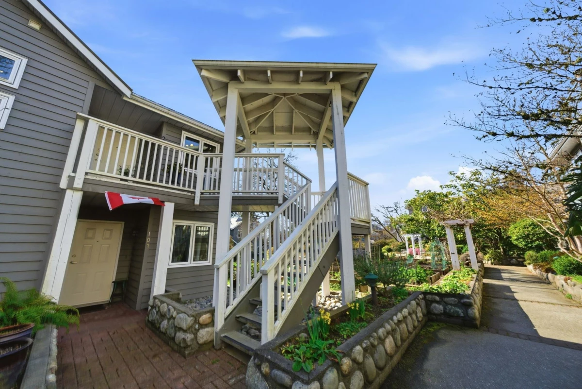 Mudroom Photo of 203 1538 Bowser Avenue, North Vancouver, BC