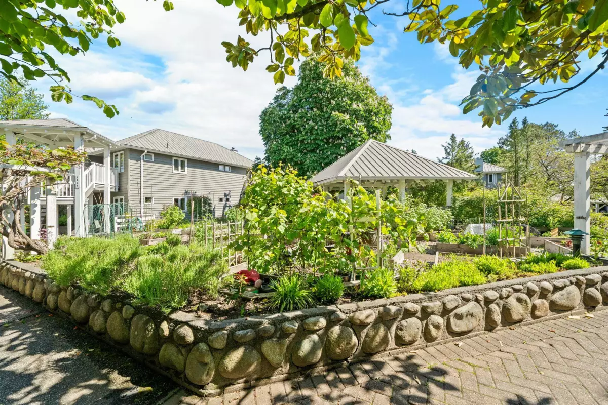 Outdoor Deck Photo of 203 1538 Bowser Avenue, North Vancouver, BC