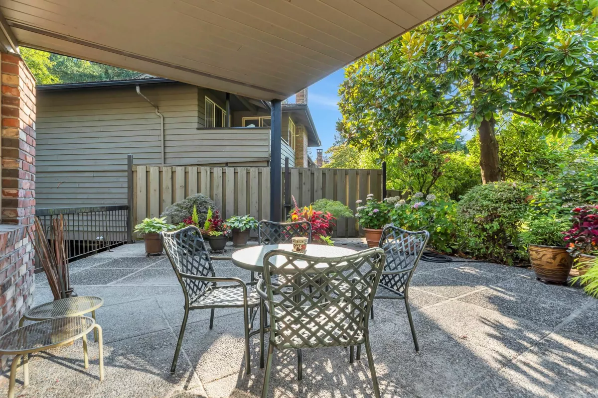 Basement Recreation Room Photo of 208 235 Keith Road, West Vancouver, BC