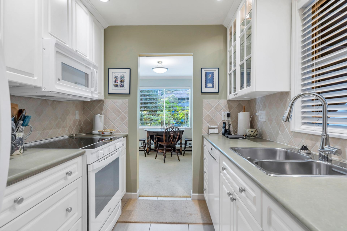 Bedroom 2 Photo of 208 235 Keith Road, West Vancouver, BC