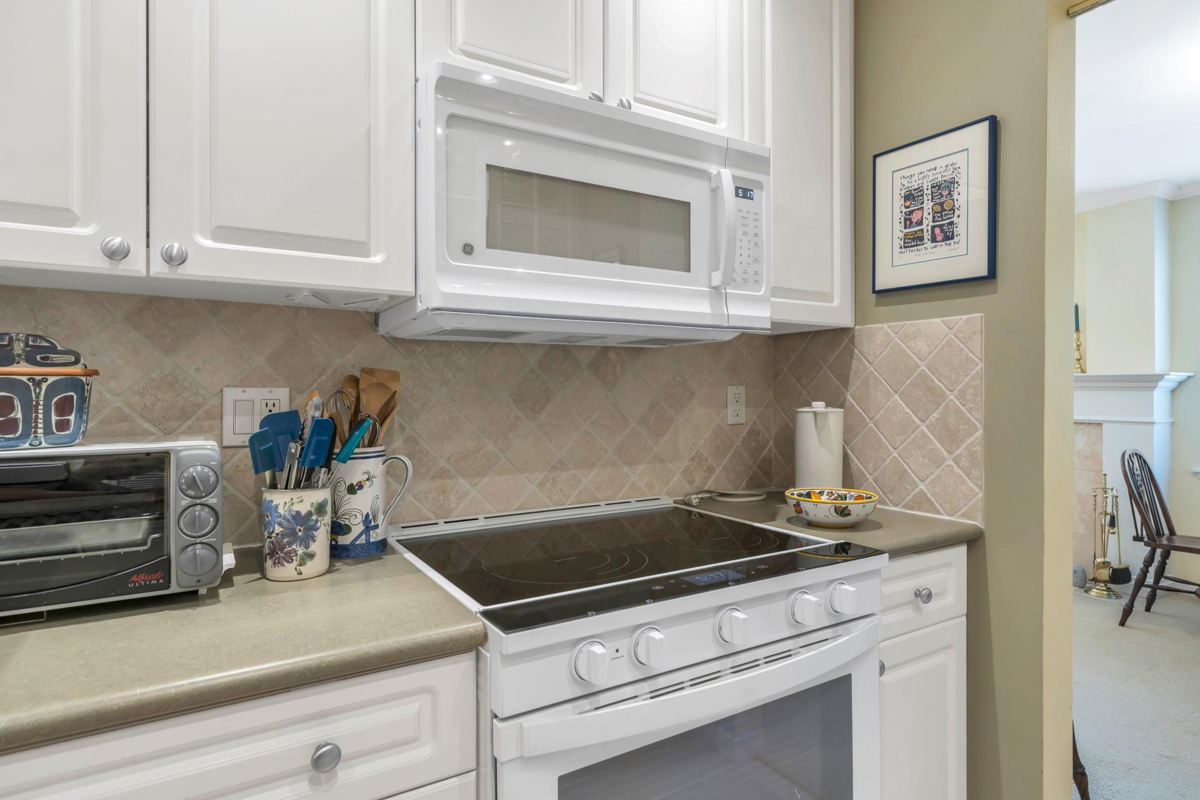 Bedroom 3 Photo of 208 235 Keith Road, West Vancouver, BC