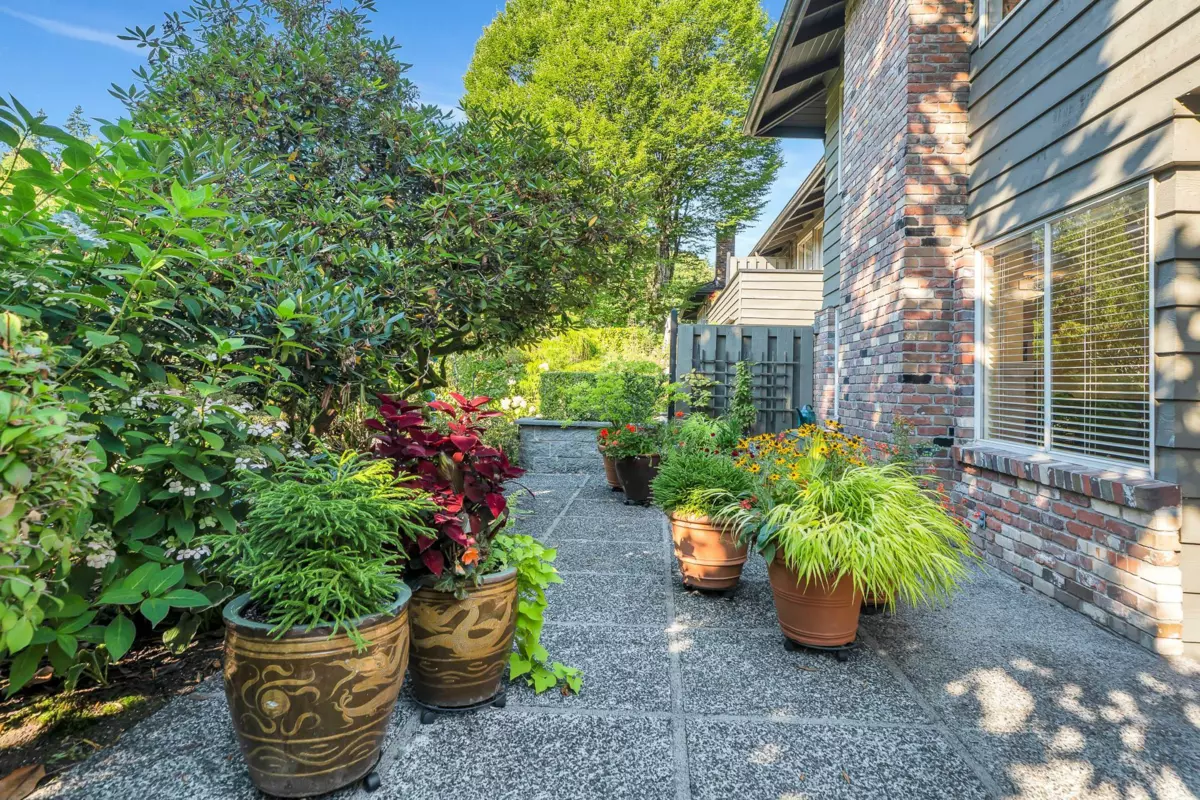 Hallway Photo of 208 235 Keith Road, West Vancouver, BC
