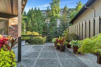 Entry Foyer Photo of 208 235 Keith Road, West Vancouver, BC