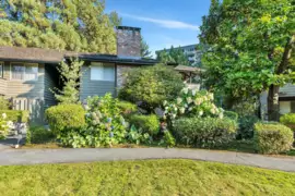 208 235 Keith Road, West Vancouver, BC