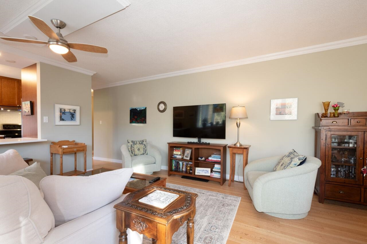 Bedroom 2 Photo of 505 1425 Esquimalt Avenue, West Vancouver, BC