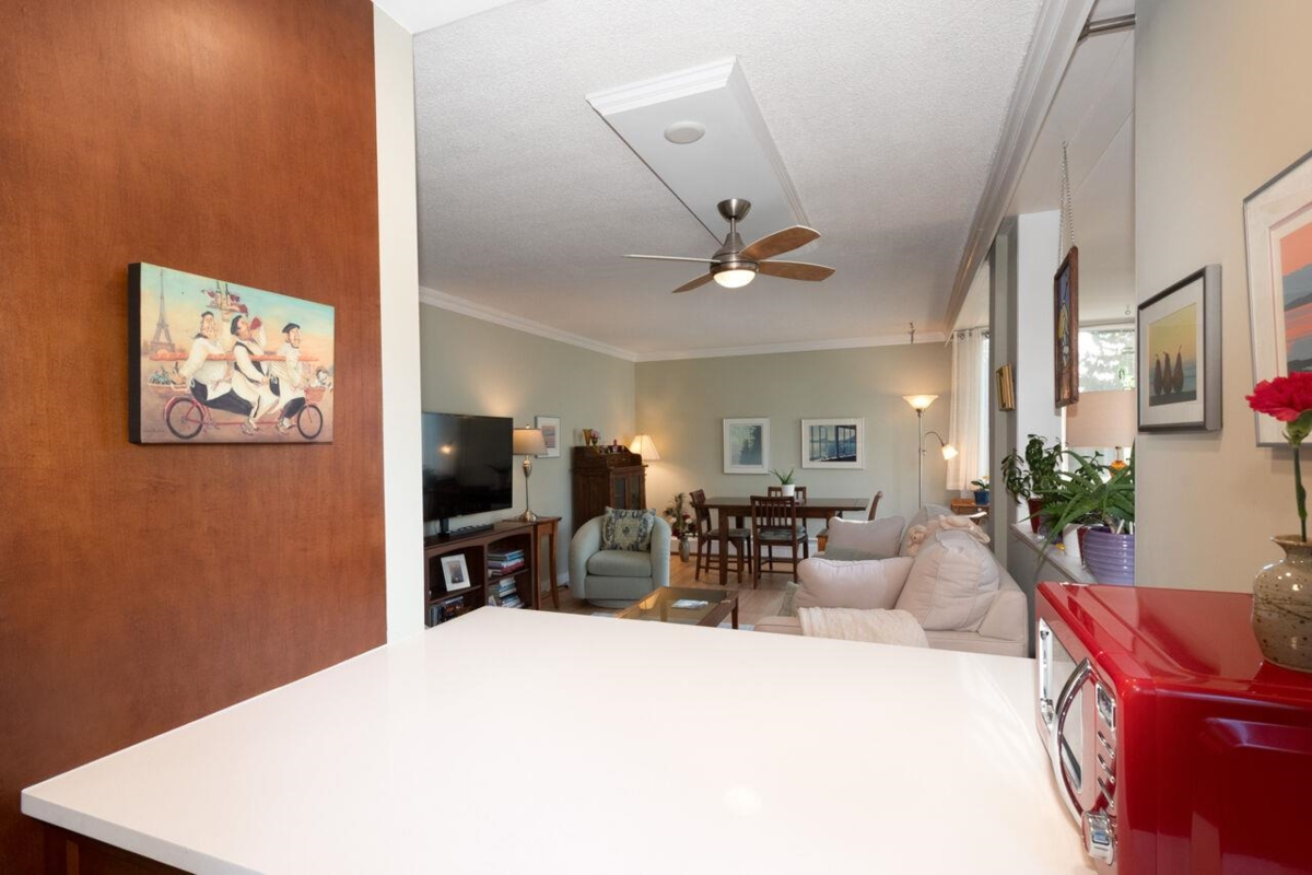 Laundry Room Photo of 505 1425 Esquimalt Avenue, West Vancouver, BC