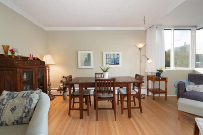 Kitchen Photo of 505 1425 Esquimalt Avenue, West Vancouver, BC