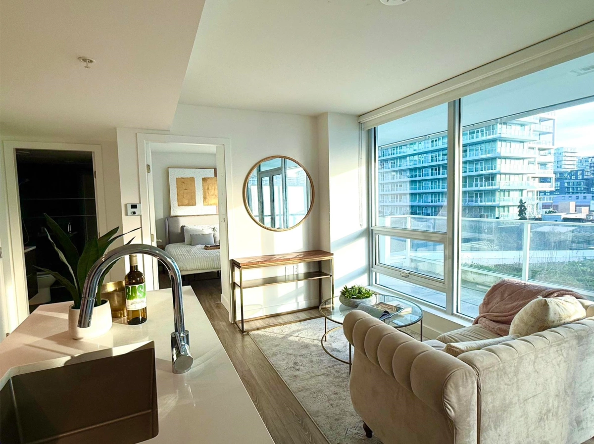 Kitchen Island Photo of 561 6320 No. 3 Road, Richmond, BC