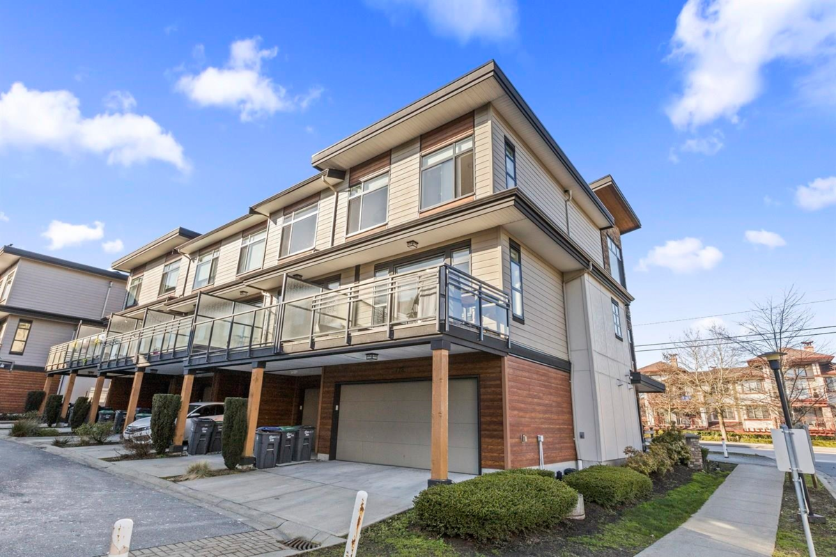 Backyard Photo of 178 16488 64 Avenue, Surrey, BC